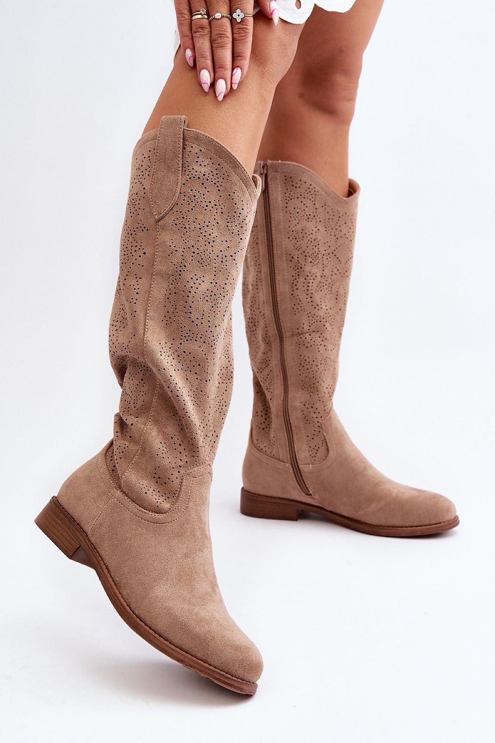Durchbrochen Stiefel Step in style