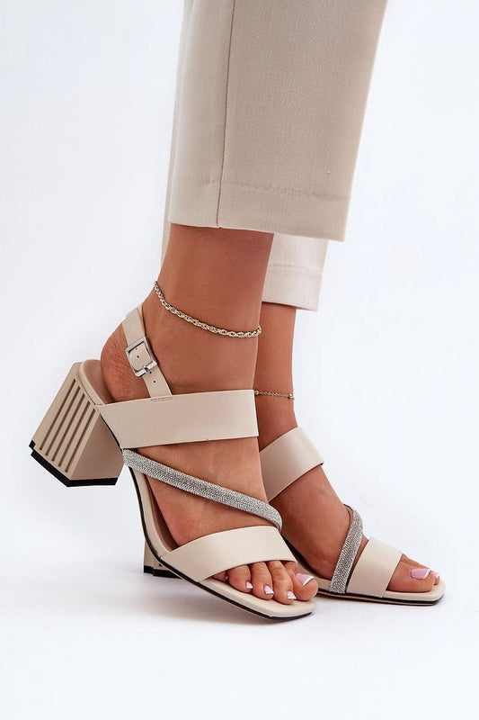 Sandalen mit Absatz Step in style