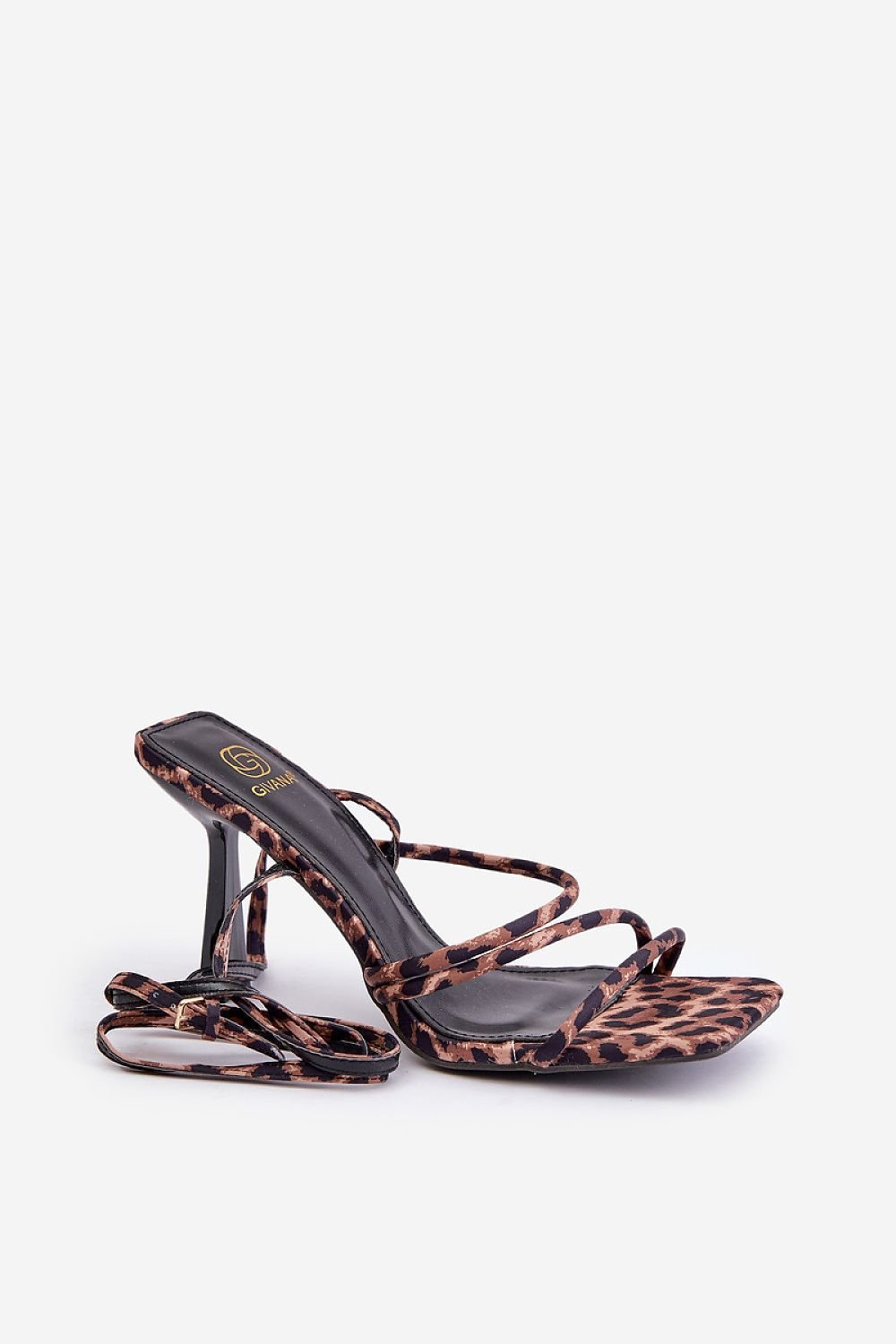 Sandalen mit Absatz Step in style